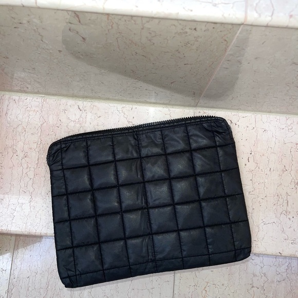 Black Padded Laptop Case - Picture 3 of 8